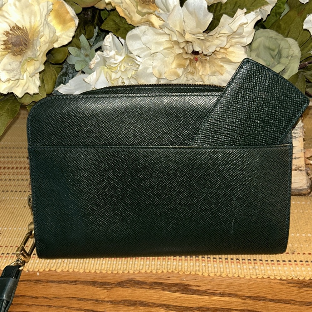 Authentic Louis Vuitton Green Taiga Clutch with card holder V10020